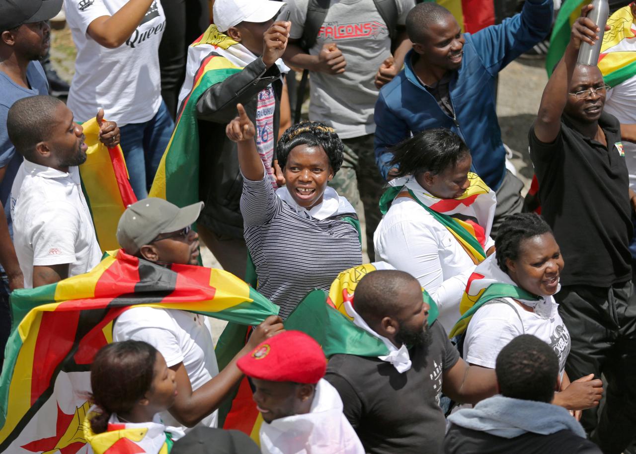 Zimbabwe's ruling party set to sack Mugabe