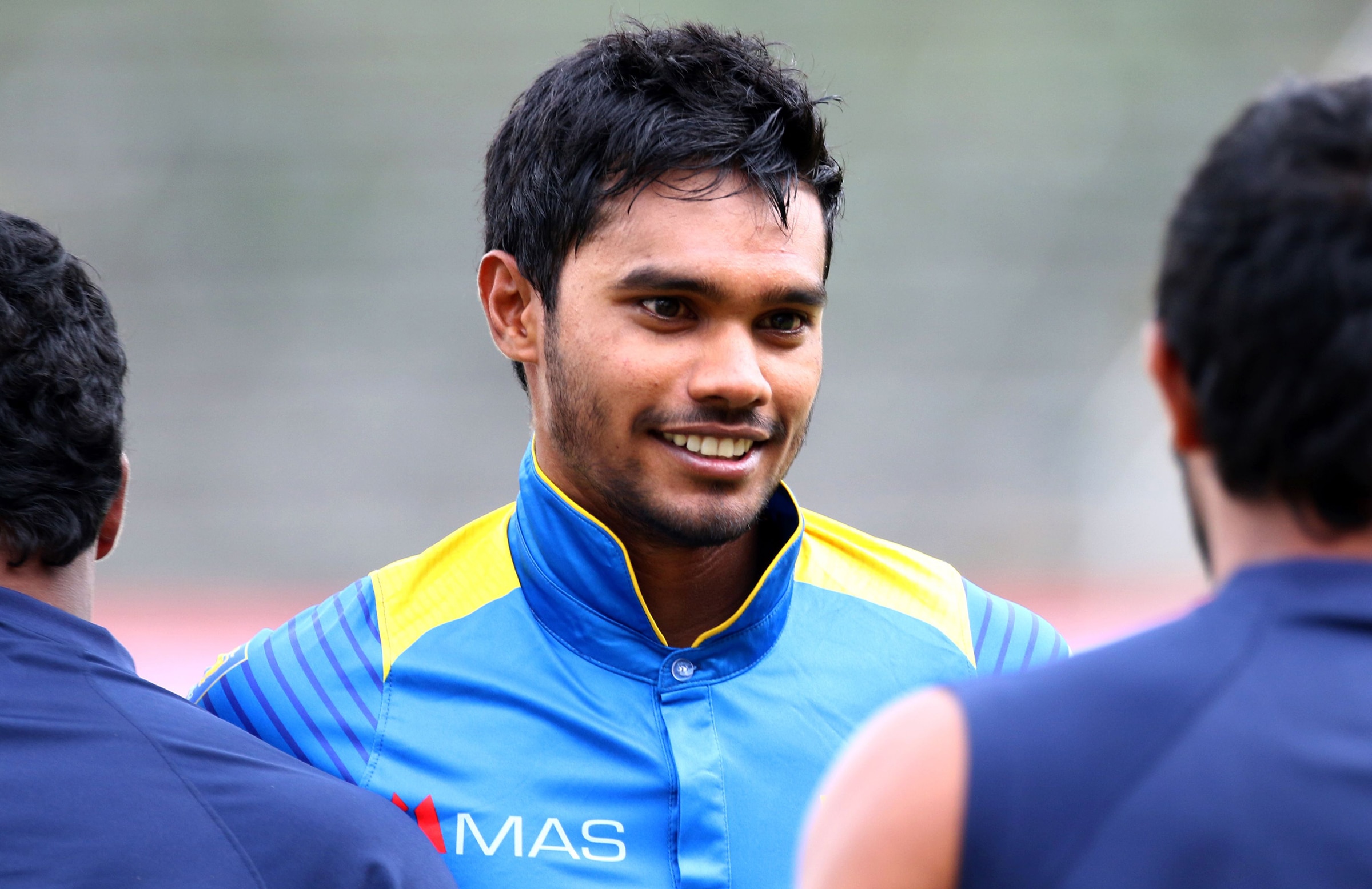 Sri Lanka's de Silva fights on after Mathews exit