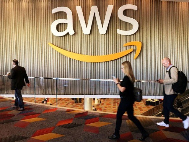Amazon tracks repeat shoppers for line-free Seattle store