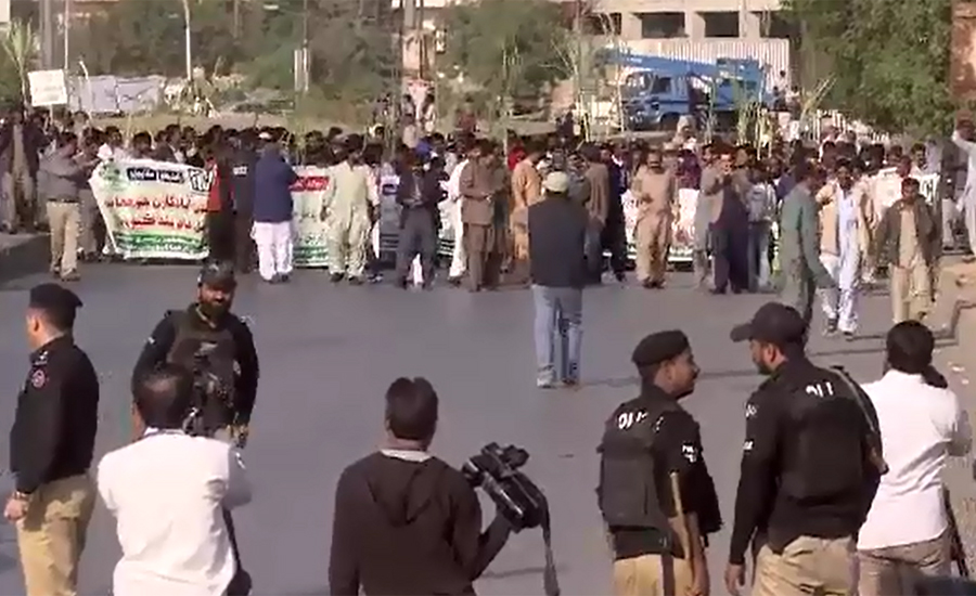 Protesting sugarcane growers baton charged in Karachi