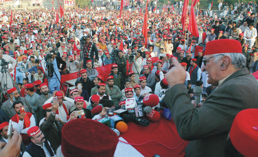 ANP’s Asfandyar Wali says democracy is in danger