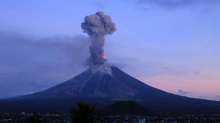 Thousands more flee erupting Philippine volcano