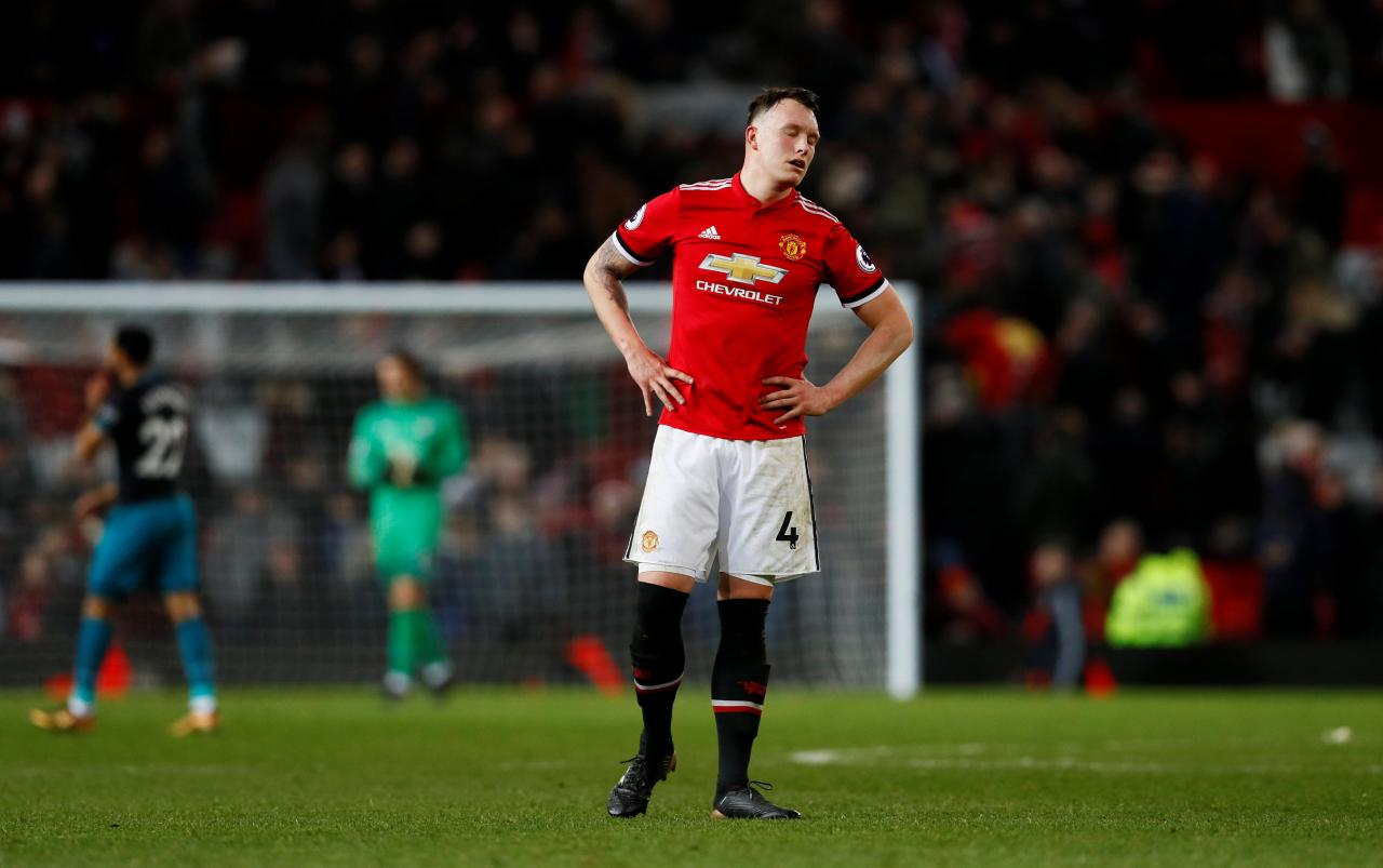 Man United can still hunt down leaders City, says Jones