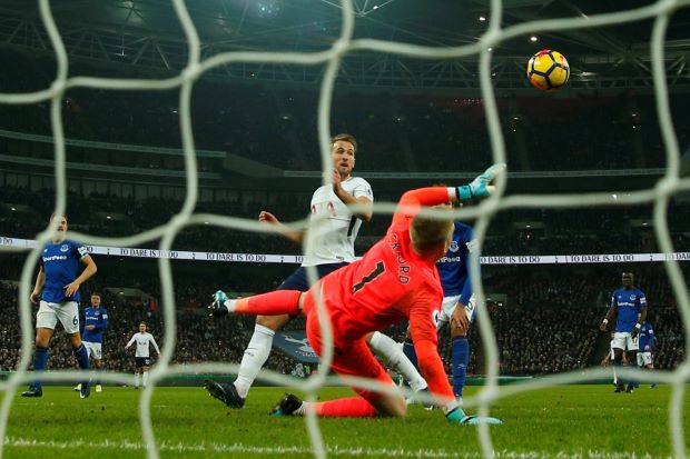 Kane at the double as Spurs rout Everton; Chelsea only draw