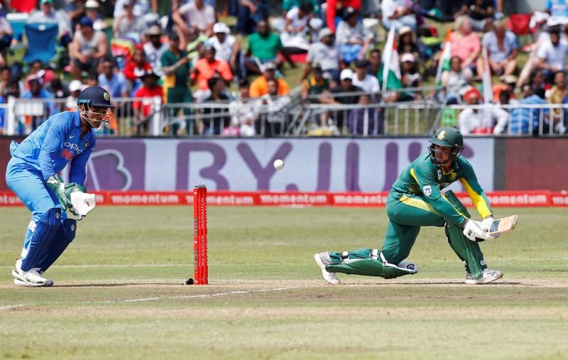 Wicketkeeper De Kock adds to South Africa's injury woes