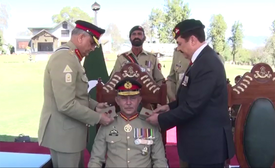 COAS, former COAS install Lt Gen Ghayyur as new colonel commandant