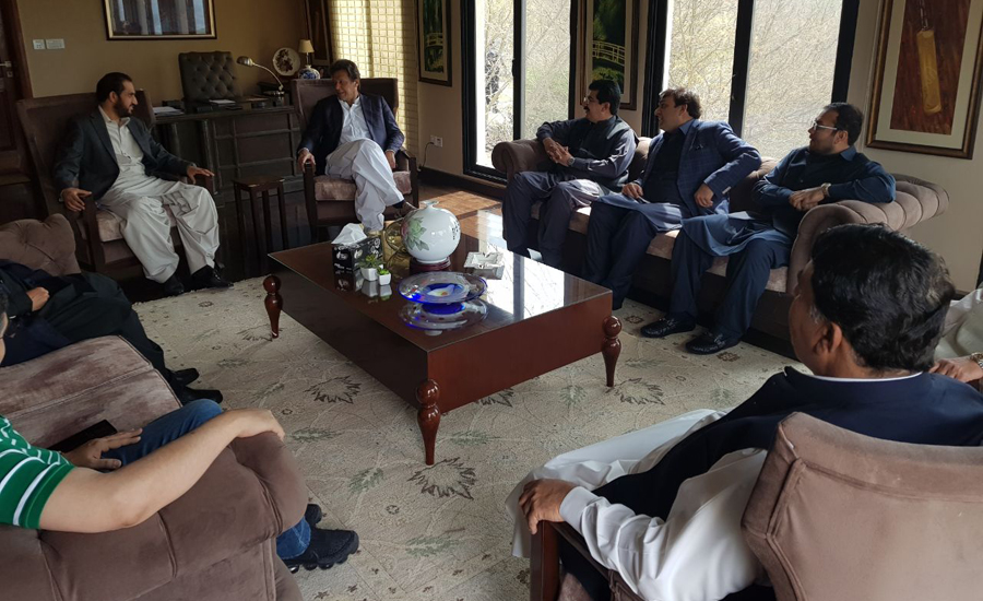 Senators’ delegation led-by Balochistan CM meets Imran Khan