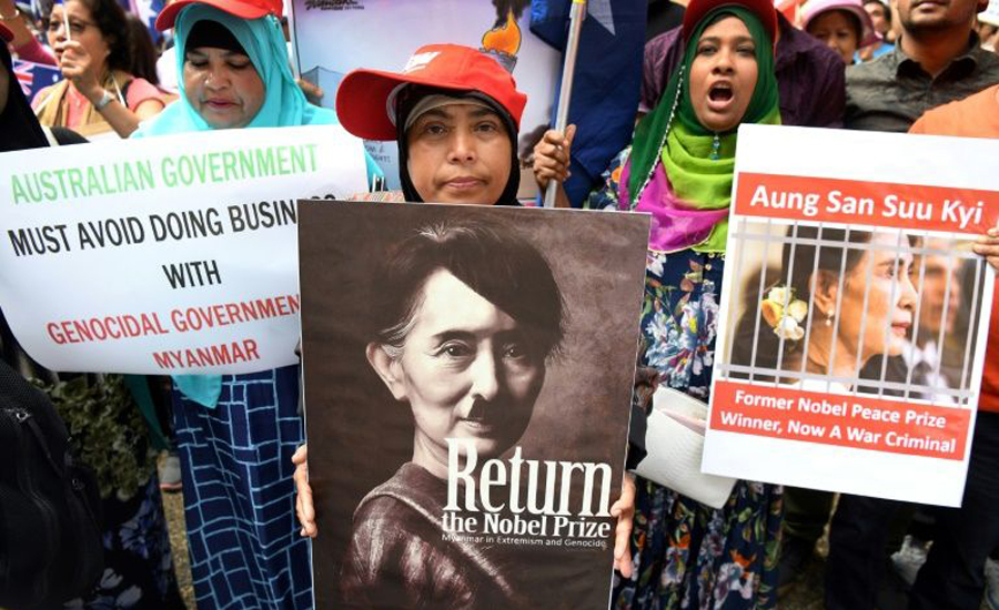 Myanmar's Suu Kyi pressed on Rohingya crisis at ASEAN summit