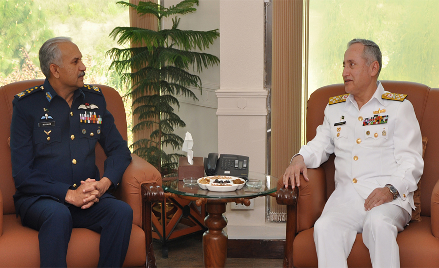 Air Chief Marshal Mujahid Anwar Khan visits Naval Headquarters