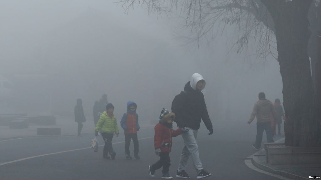 Beijing issues three-day major smog alert, third this year