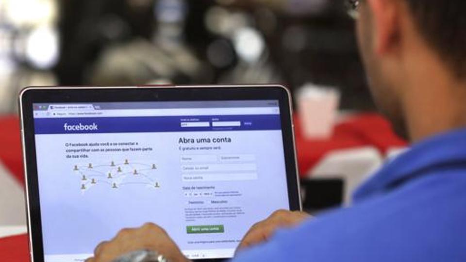 Facebook suspends Canadian firm AggregateIQ over data scandal