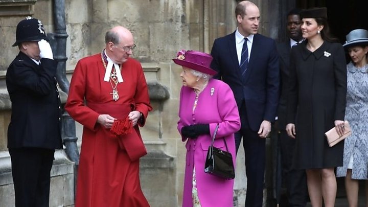Queen Elizabeth attends Easter service at Windsor
