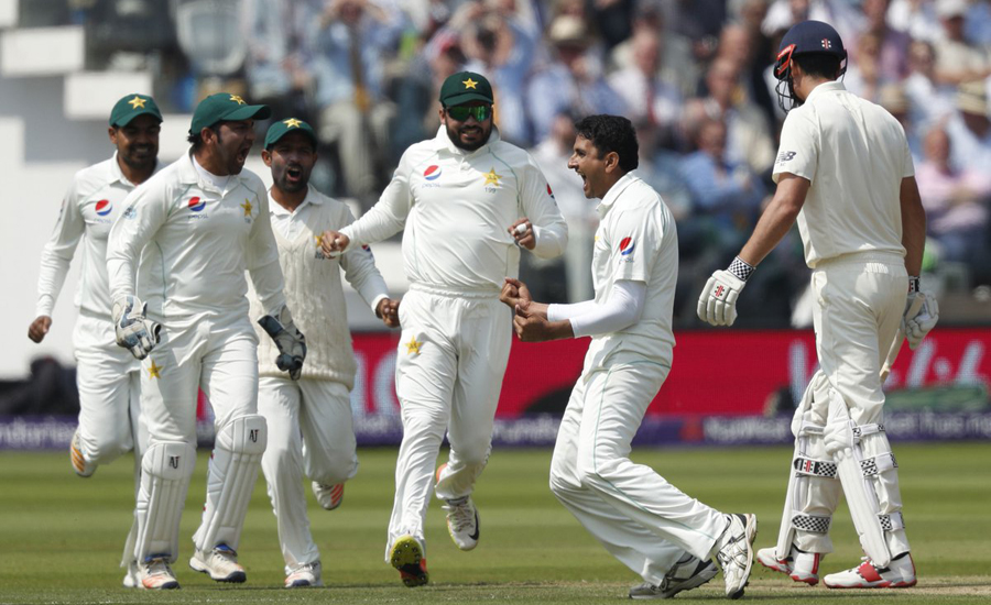 England stumble again as Pakistan close in on victory at Lord's