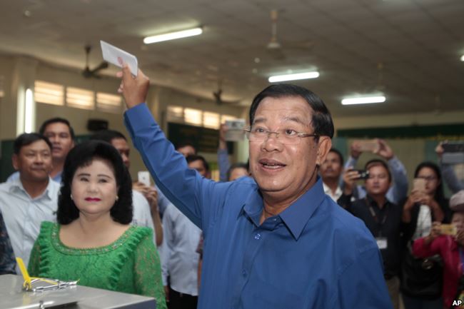 Cambodians show government support by changing Facebook pictures before election