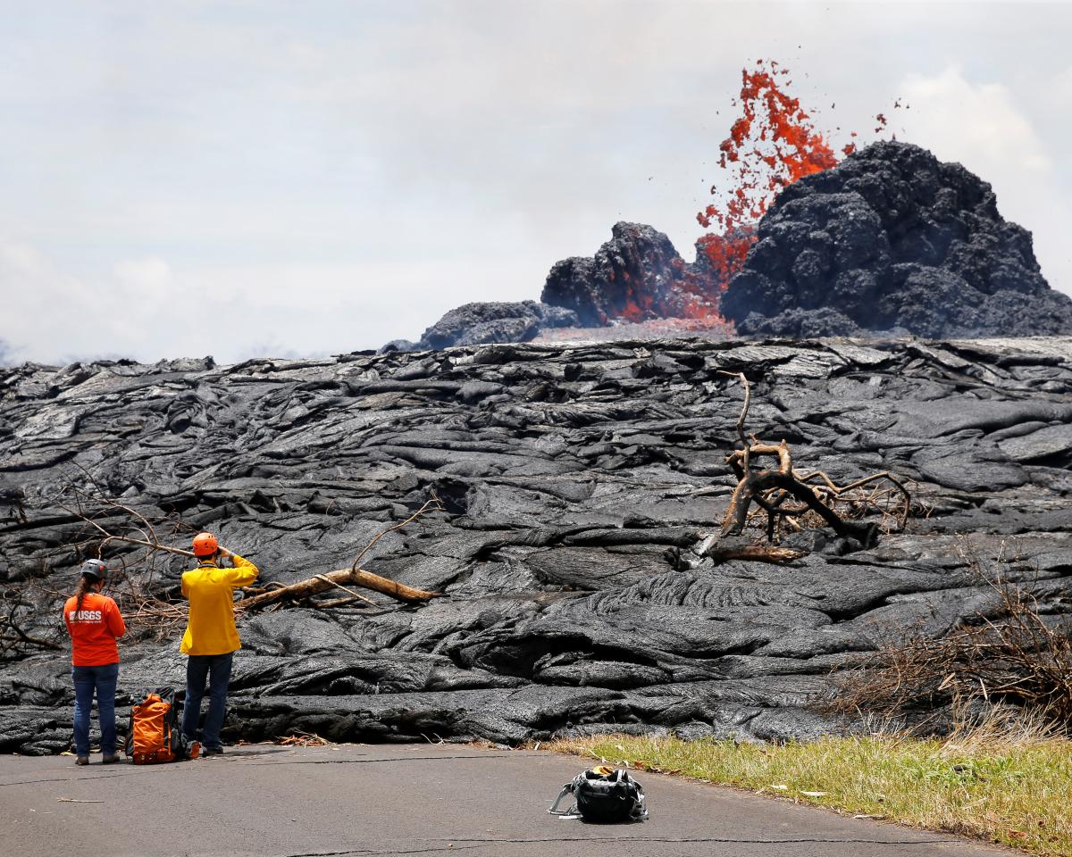 Hawaii street swallowed by 'lava tide' as many more homes burn
