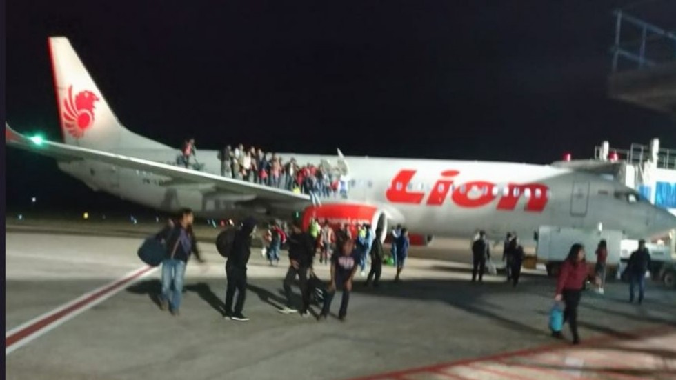 10 injured after false claim bomb on Indonesia plane