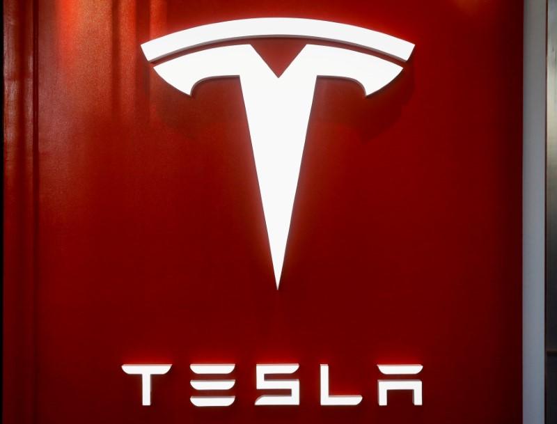 Battery in fatal Florida Tesla crash reignited twice: NTSB report