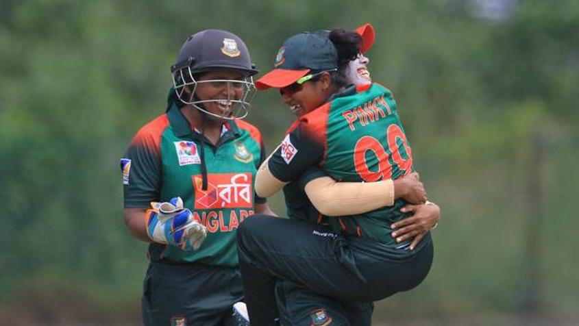 Bangladesh stun India in cliff-hanger to win title