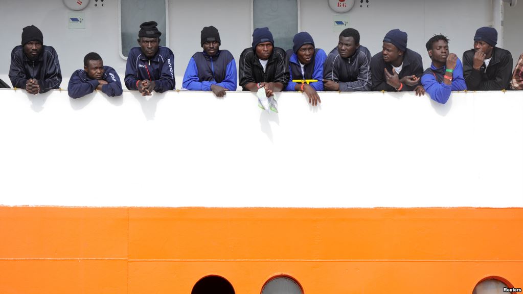 Italy shuts ports to migrant boat, asks Malta to open its doors