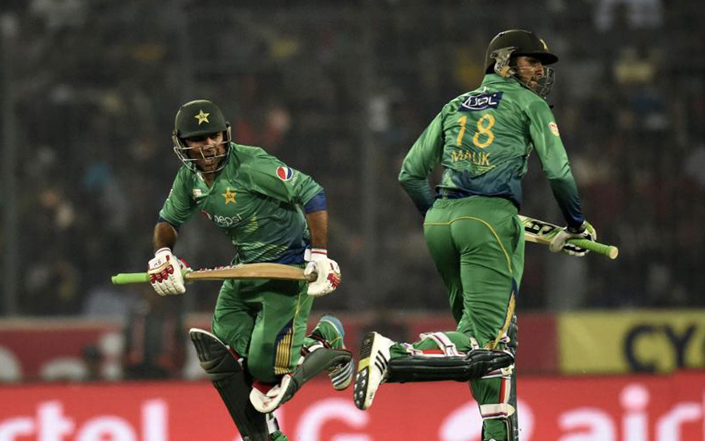 Sarfraz blasts career-best 89 to lead Pakistan over Scotland in first T20