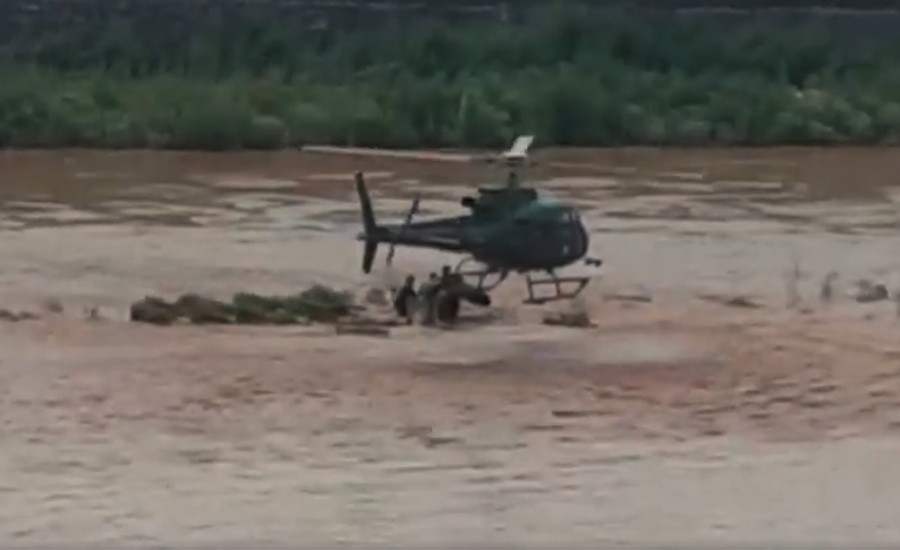 Pak Army helicopters rescue five people stranded in Sawan River