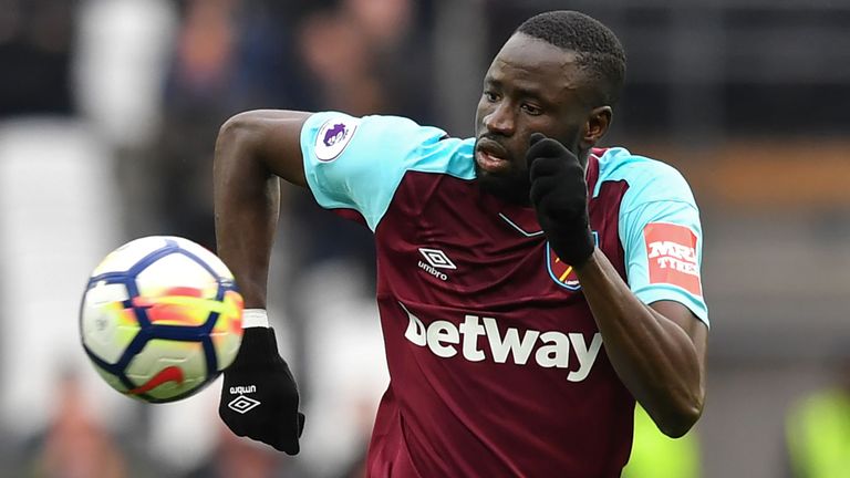 Crystal Palace sign midfielder Kouyate from West Ham