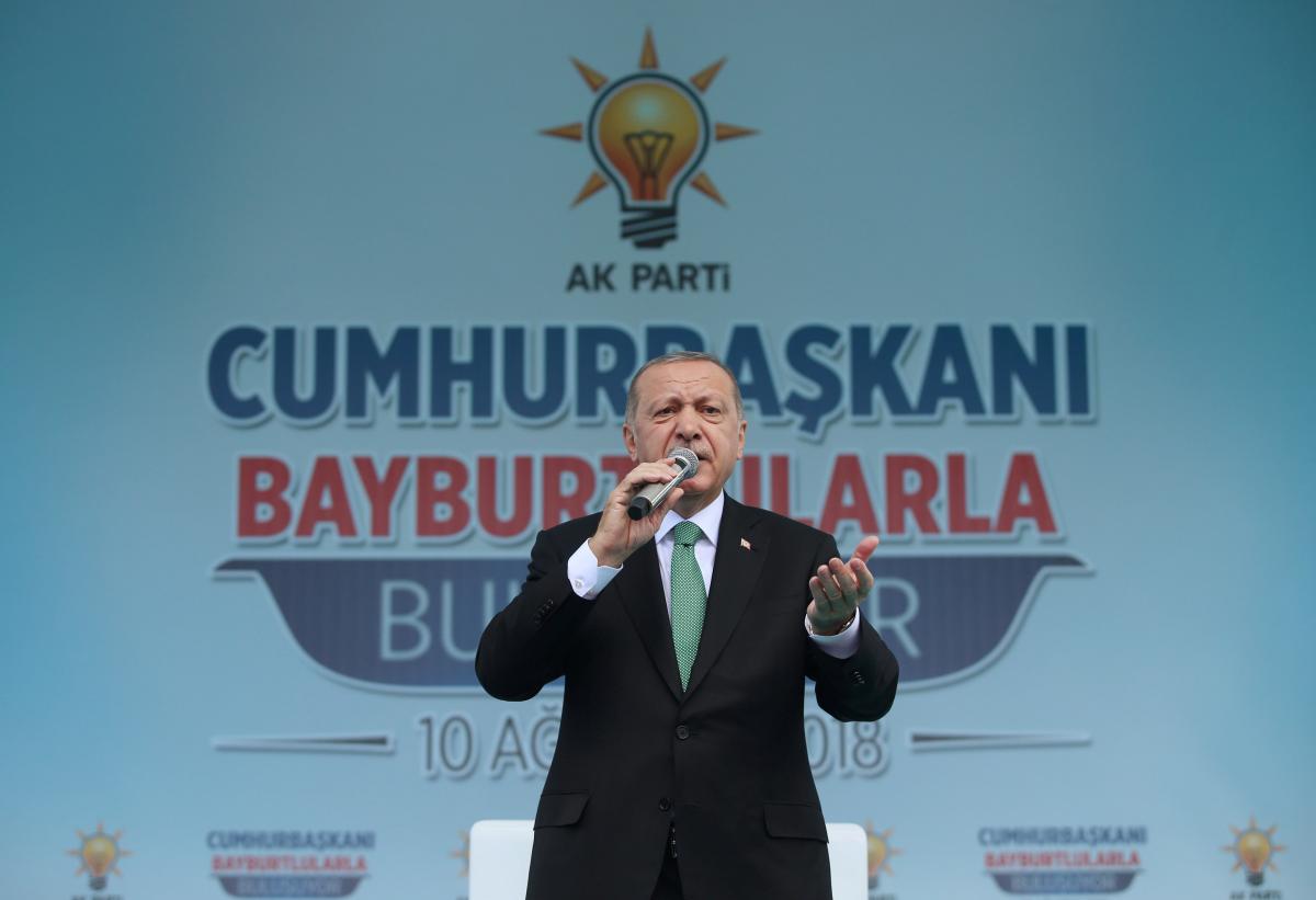 Erdogan tells Turks to buy crumbling lira as Trump turns the screws