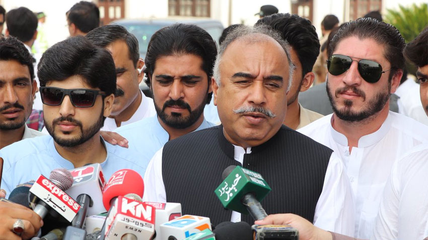 Shah Farman announces not to stay in Governor's House