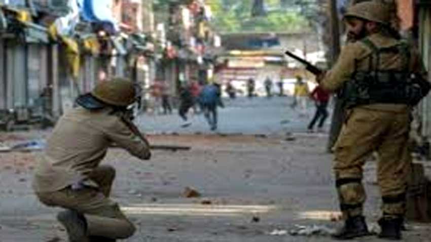 24 police officers left jobs in face of Indian atrocities on Kashmiris