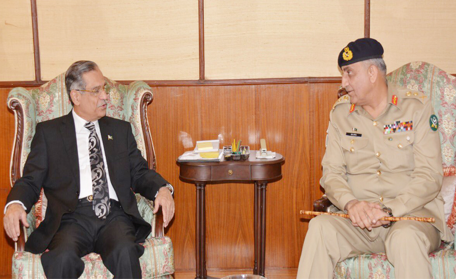 COAS meets CJP, gives him Rs 1.0059b cheque donated by Army personnel