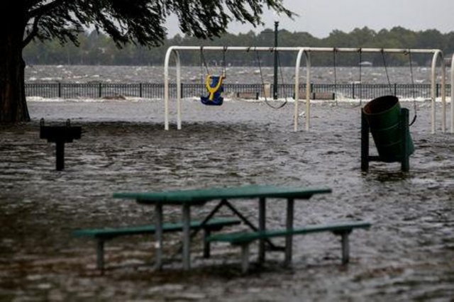 Hurricane Florence weakens but deluges Carolinas ahead of landfall