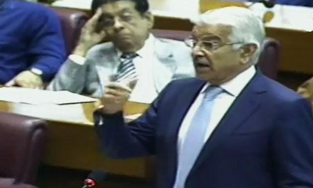 Khawaja Asif lambasts government's foreign policy