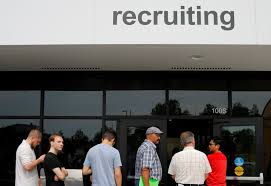 US job growth seen picking up, unemployment rate falling