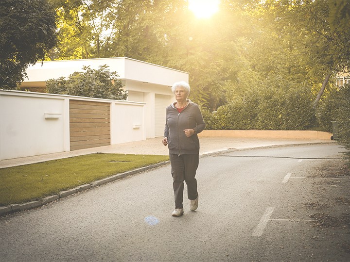 Walking tied to lower risk of heart failure in older women