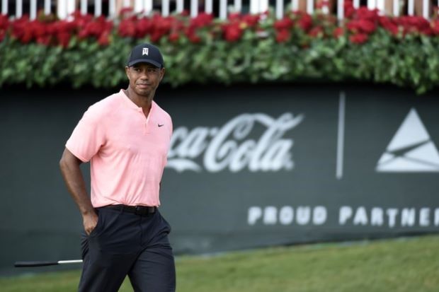 Woods, Fowler lead Tour Championship after first round