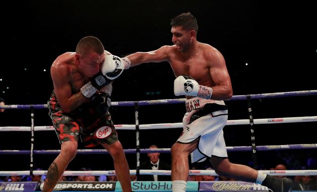 Boxer Amir defeats Samuel Vargas in Biringham