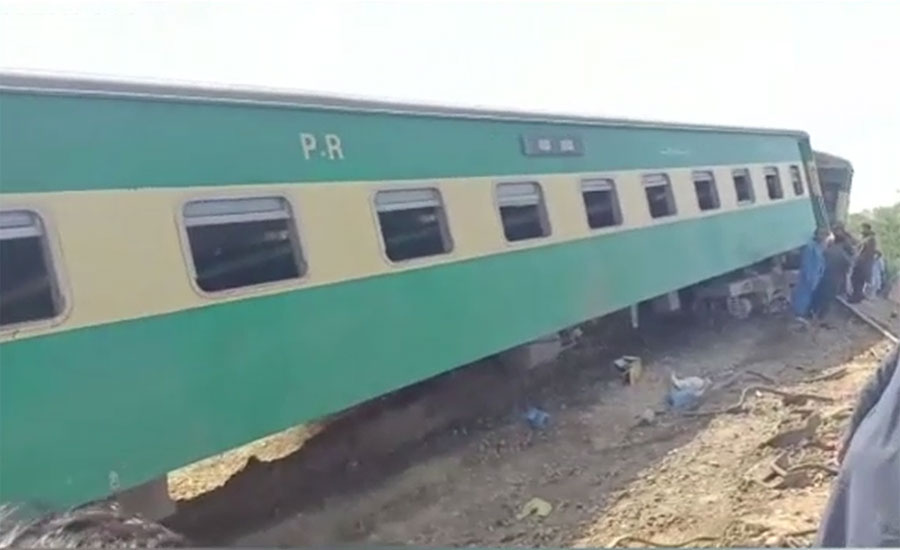 Seven bogies of Khushhal Express derail in Mianwali