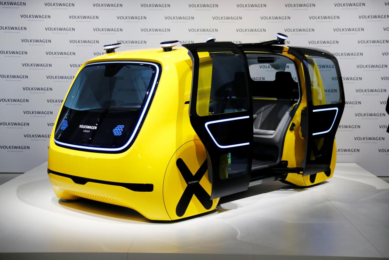 VW in talks on self-driving car standards