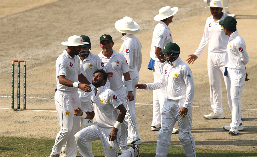 Bilal Asif scripts Australian collapse with six wickets on debut
