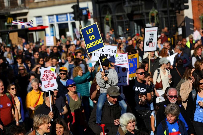 Thousands take to streets in London demanding second Brexit vote