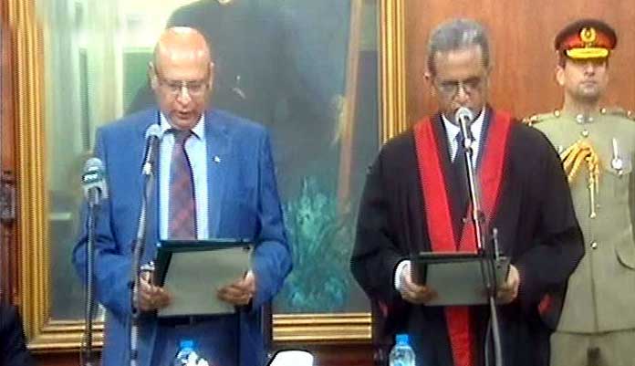 Justice Anwaarul Haq takes oath as LHC chief justice