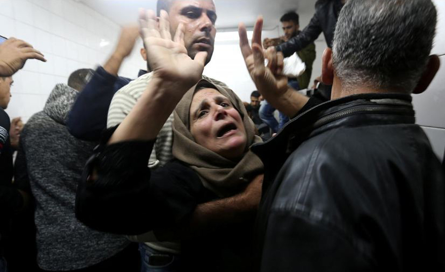 Israeli forces martyr five Palestinians in Gaza border protest