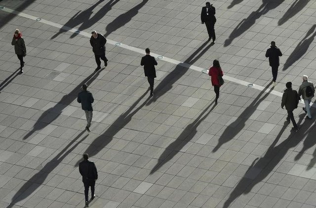UK starting salaries jump but demand for staff cools