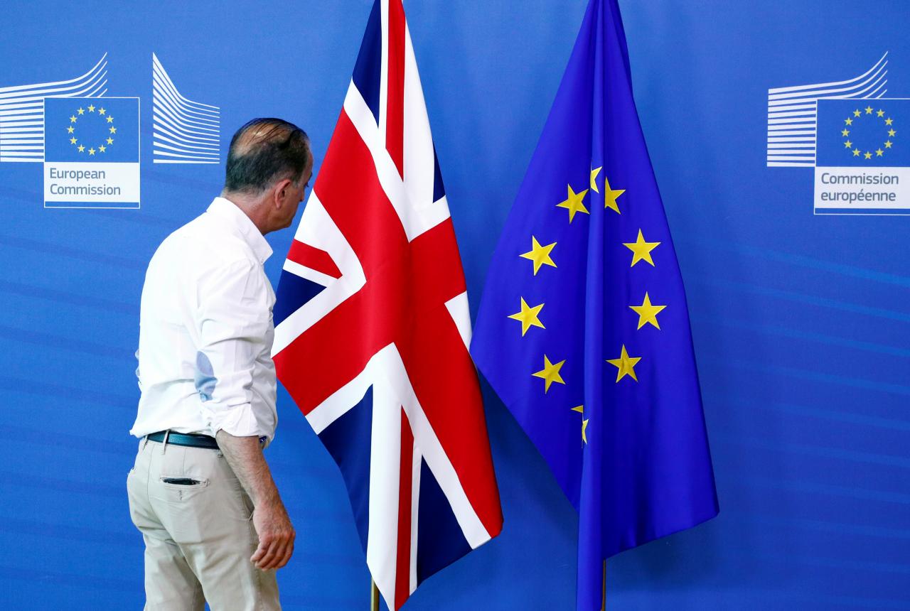 EU negotiators say Brexit deal 'very close' but details missing