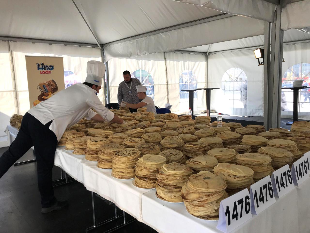 Balkan chefs break pancake record