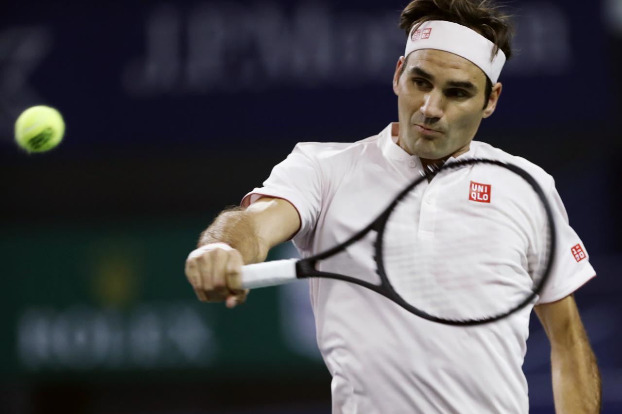 Federer facing uphill task after poor start