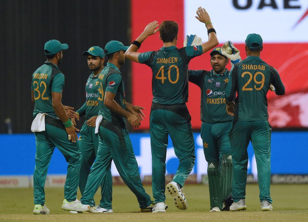 Pakistan blow away Australia's top order in convincing victory