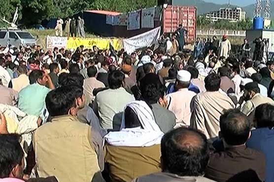 Utility Stores’ employees continue sit-in on third day at D-Chowk