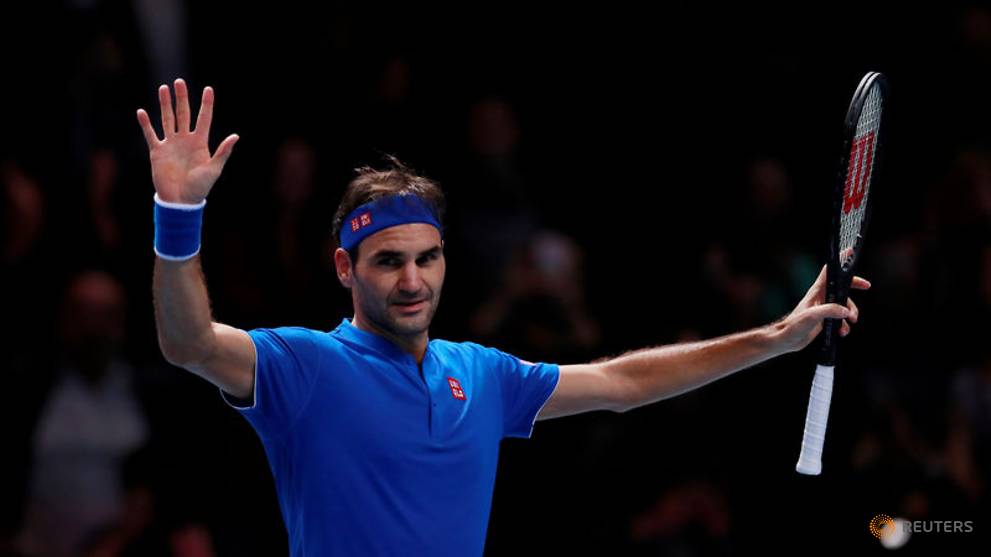 Normal service resumed as Federer breezes into ATP Finals semis