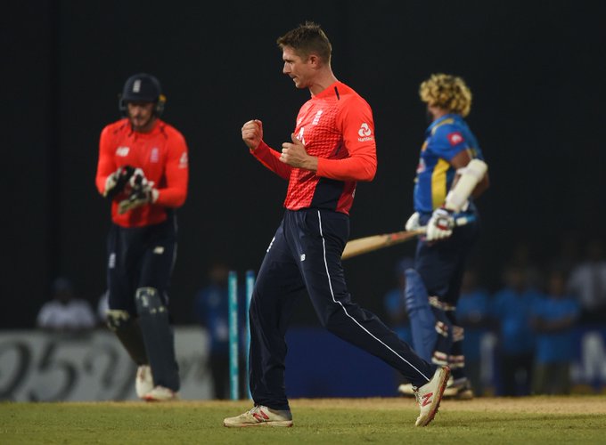Knight's spinners shine as England join Australia in final
